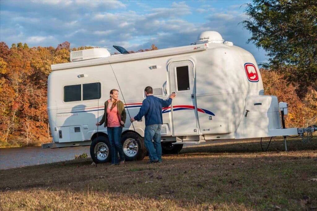 A Travel Trailer Or A Motorhome - Which Is More Cost Effective