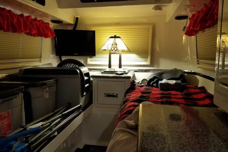 oliver travel trailers inside le2