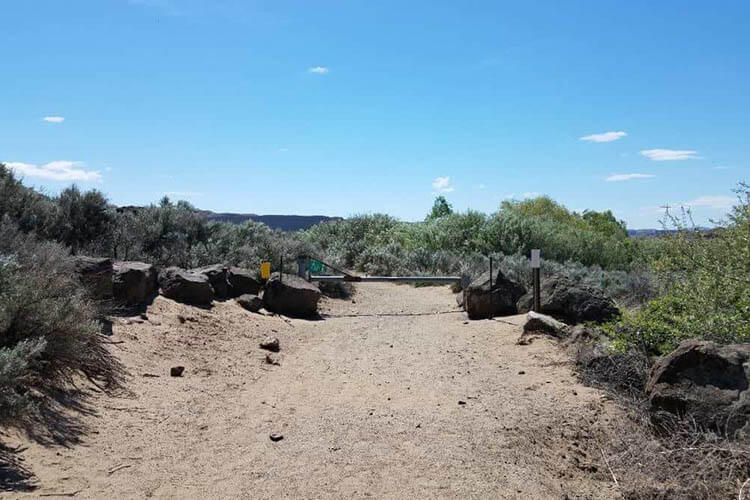 hiking and climbing the scablands